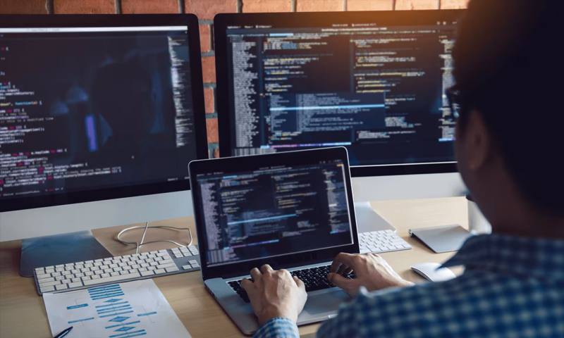 数据科学选型:R与Python如何赋能江汉区网站建设?